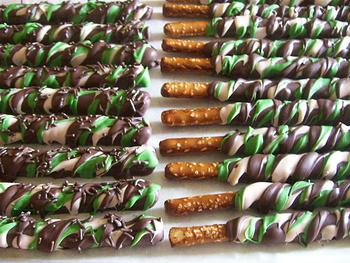 Camo Chocolate-Covered Pretzel Rods