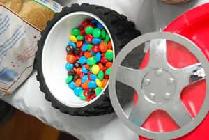 racing-wheel-treat-container-party-favors