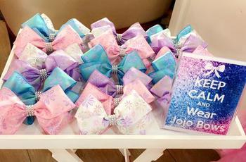 Jojo Siwa Bow Decor