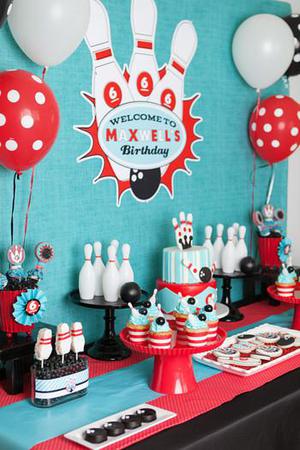 Bowling Party Table Decor