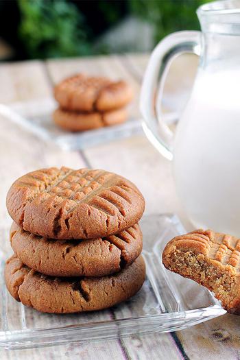 3 Ingredient Keto Cookies Peanut Butter