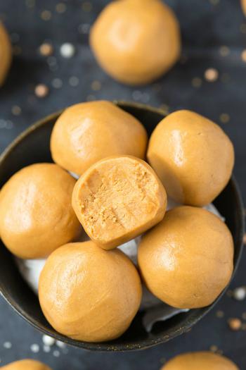 3 Ingredient Keto Peanut Butter Balls