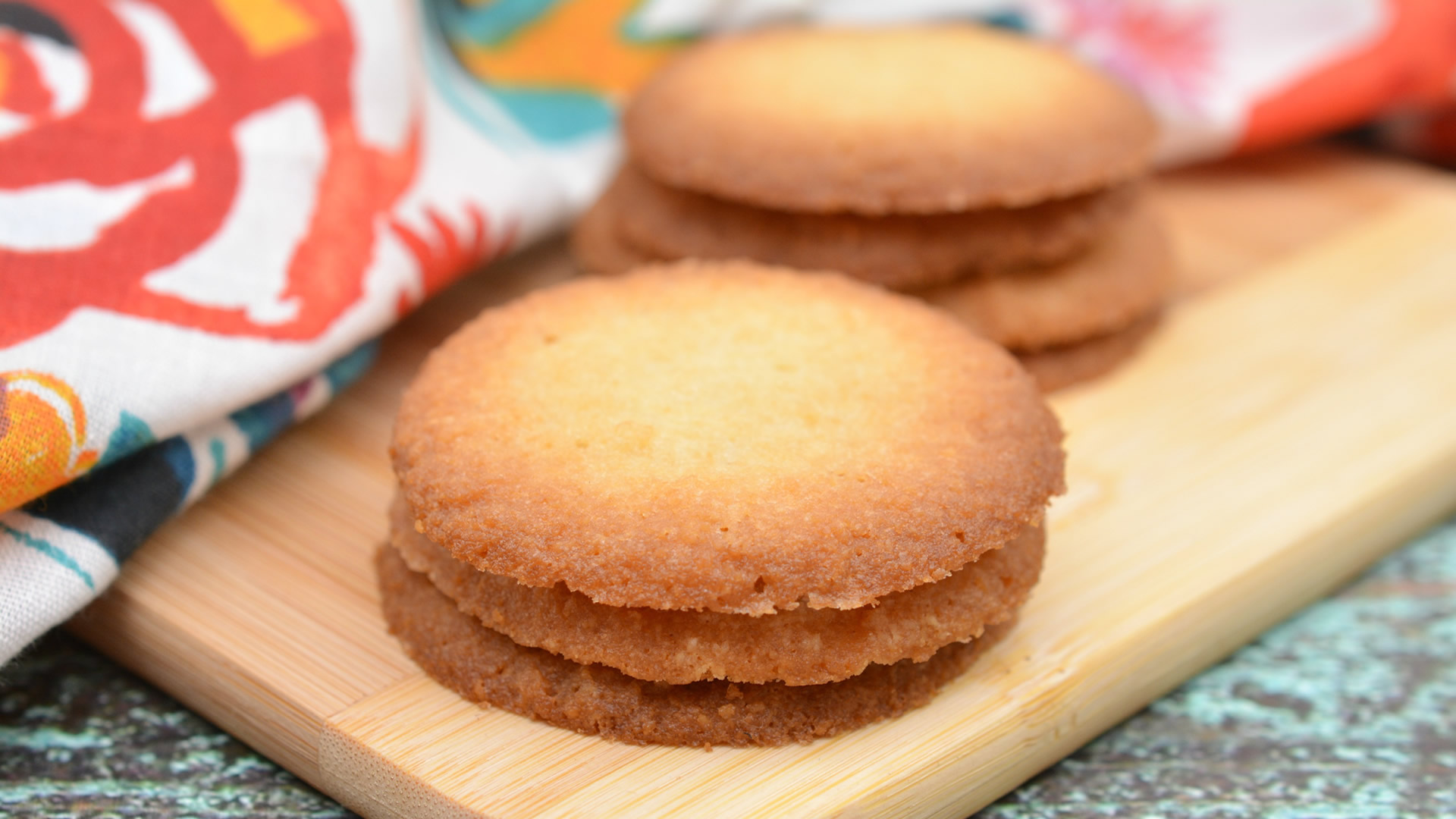 Keto Cookies - Low Carb Crispy Butter Sugar Cookie Idea  Quick & Easy Ketogenic Diet Recipe  Completely Keto Friendly