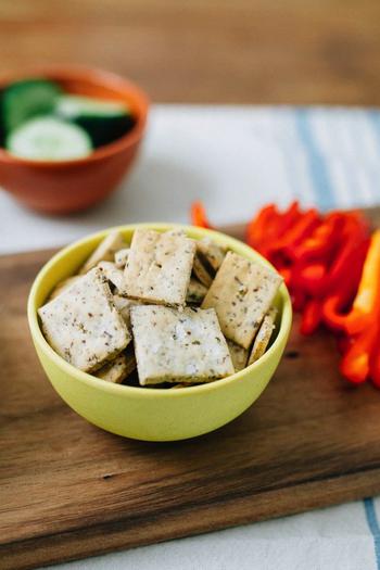 3 Ingredient Low Carb Crackers _ Keto Crackers