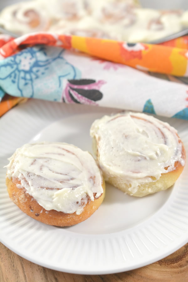 BEST Keto Cinnamon Rolls! Low Carb Ooey Gooey Cinnamon Roll Idea - Quick & Easy Ketogenic Diet Recipe - Completely Keto Friendly