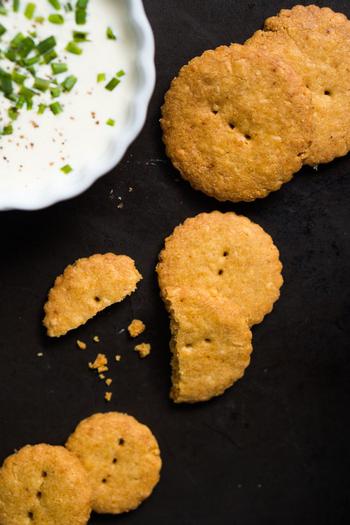 keto Crackers - Gluten Free Low Carb Cheddar Cheese Crackers