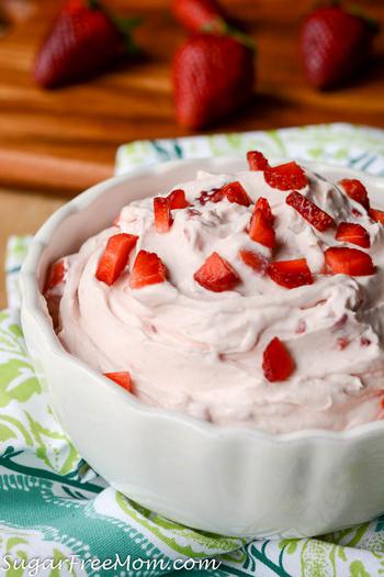 Low Carb Strawberry Cheesecake Dip