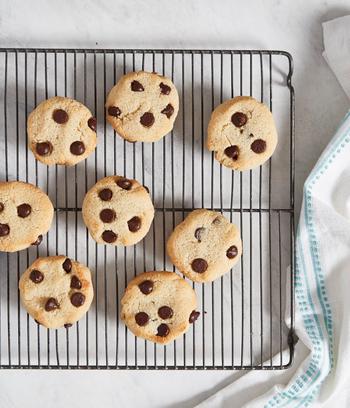 Chewy Keto Chocolate Chip Cookies