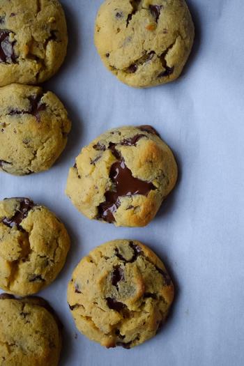 Keto Chewy Chocolate Chip Cookies