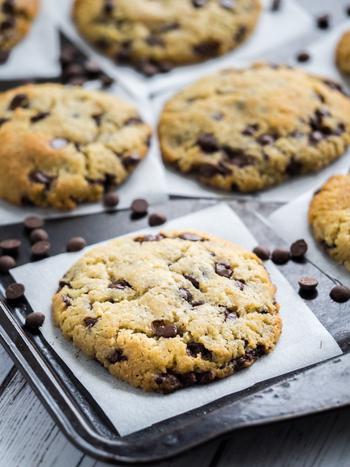 Soft Keto Chocolate Chip Cookies